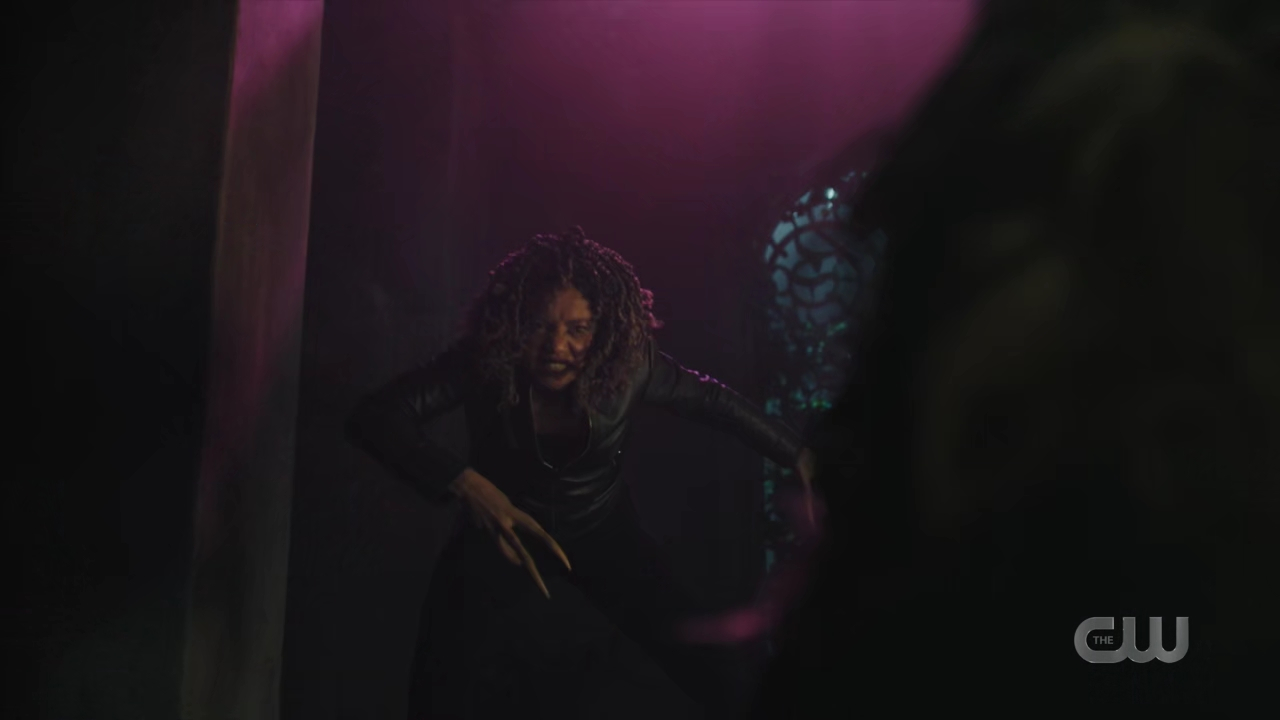 charmed-online-dot-nl_Charmed4x07CatsandCamelsandElephantsohmy1972.jpg