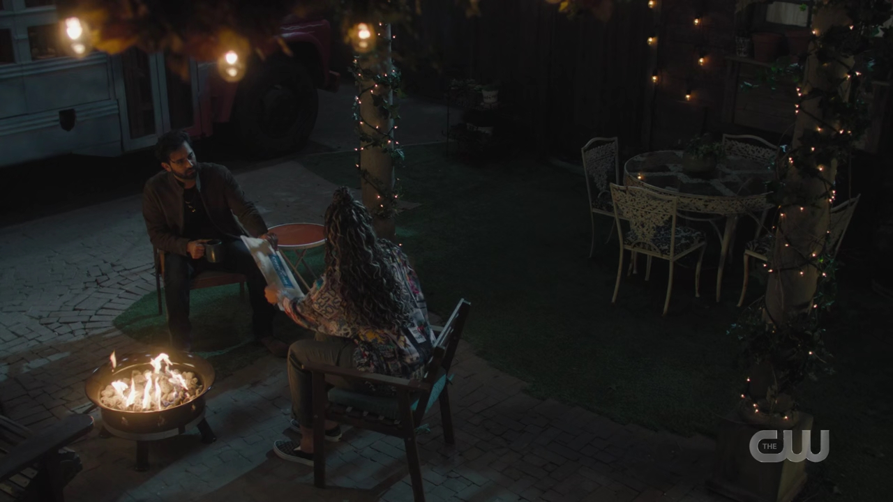 charmed-online-dot-nl_Charmed4x07CatsandCamelsandElephantsohmy2240.jpg