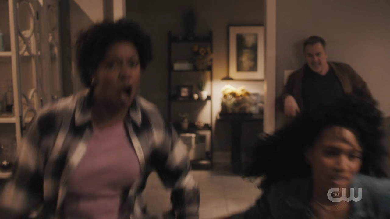 charmed-online-dot-nl_Charmed4x08Unveiled0102.jpg