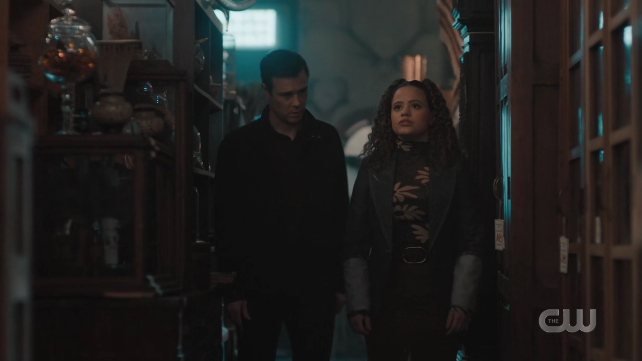 charmed-online-dot-nl_Charmed4x08Unveiled0147.jpg charmed-online-dot-nl_Charmed4x08Unveiled0147.jpg