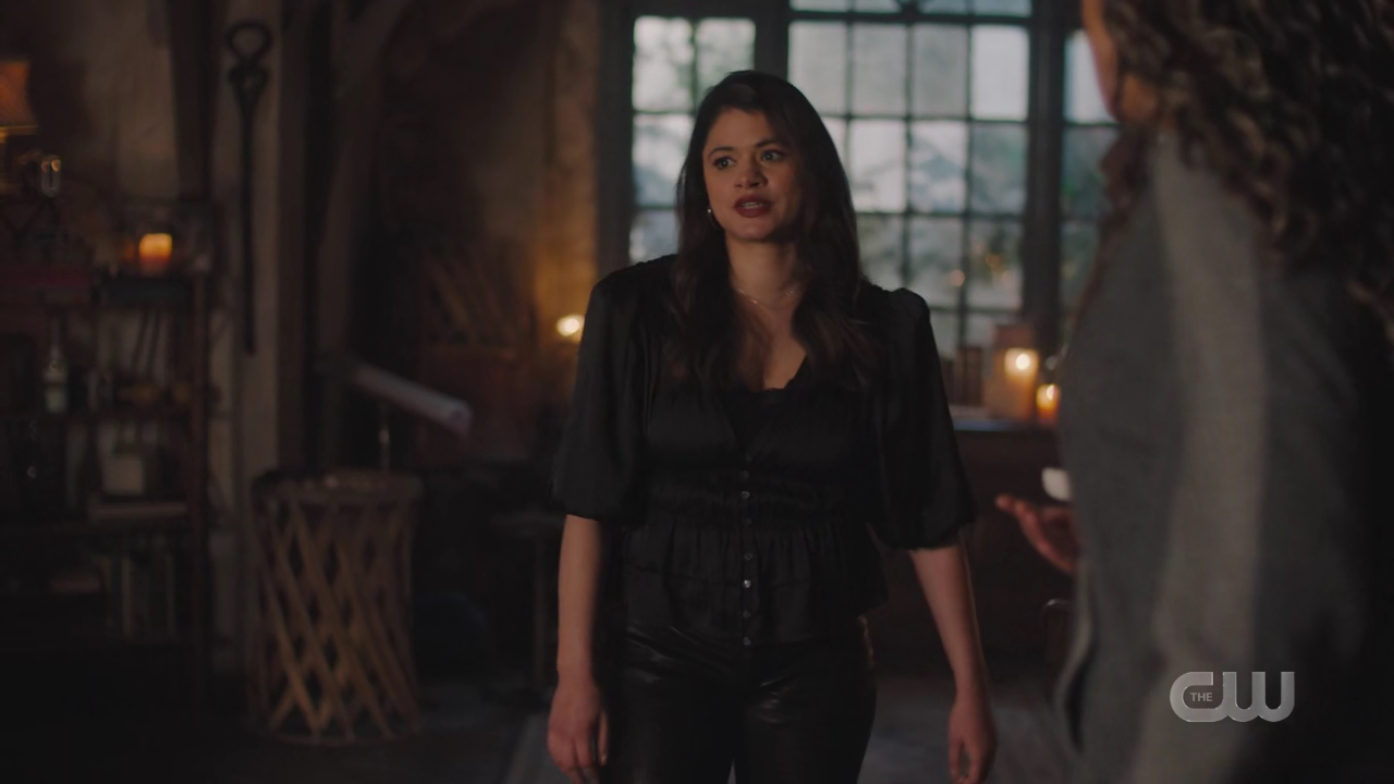 charmed-online-dot-nl_Charmed4x08Unveiled0294.jpg