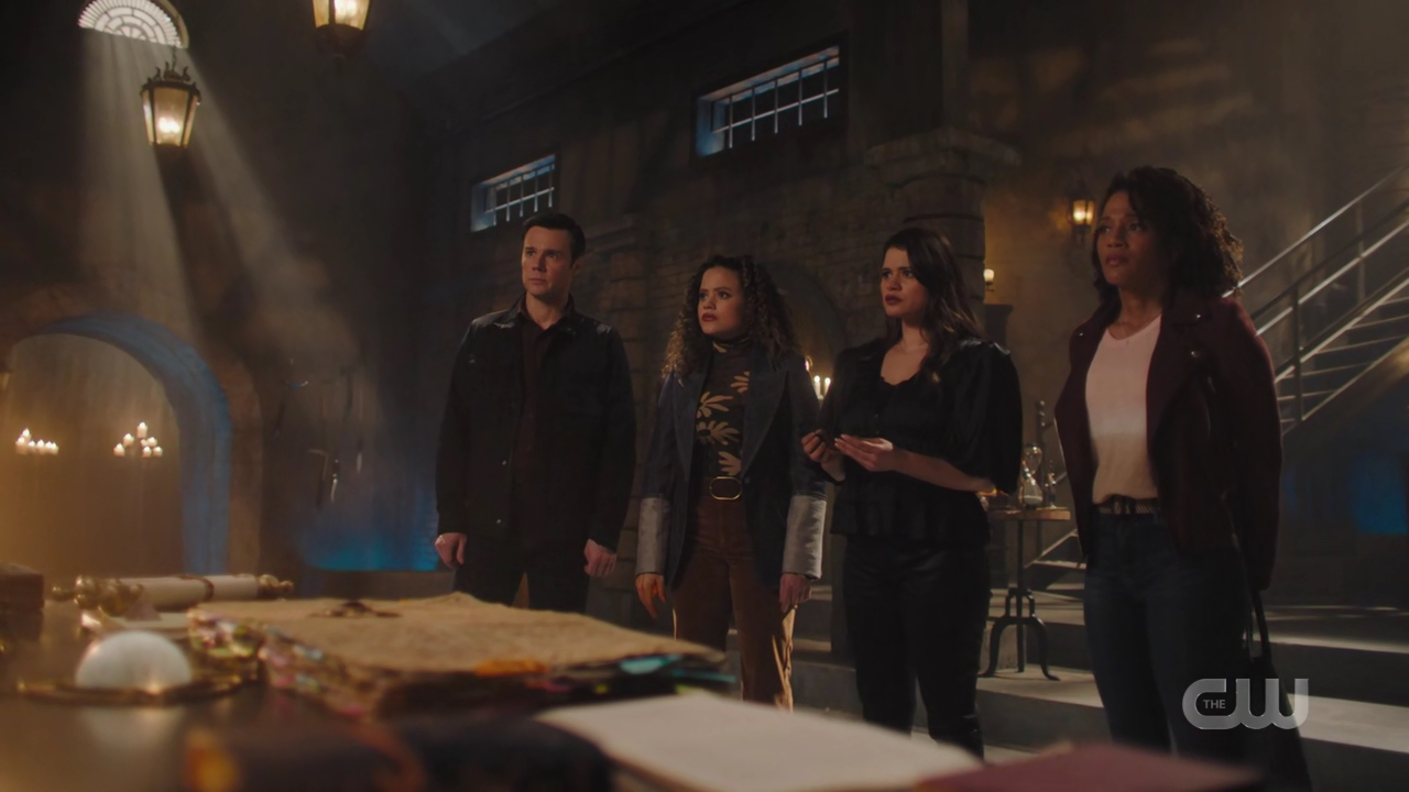charmed-online-dot-nl_Charmed4x08Unveiled0628.jpg