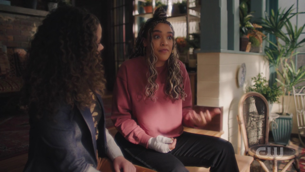 charmed-online-dot-nl_Charmed4x08Unveiled0804.jpg