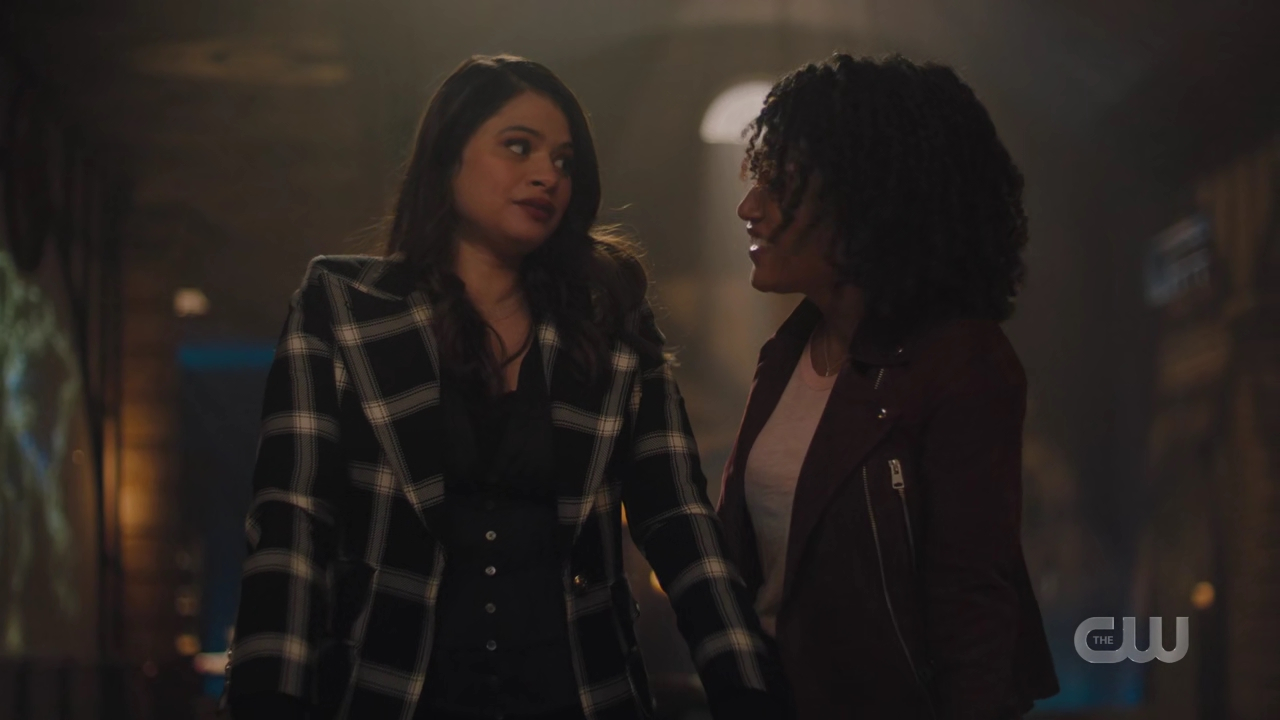 charmed-online-dot-nl_Charmed4x08Unveiled0900.jpg