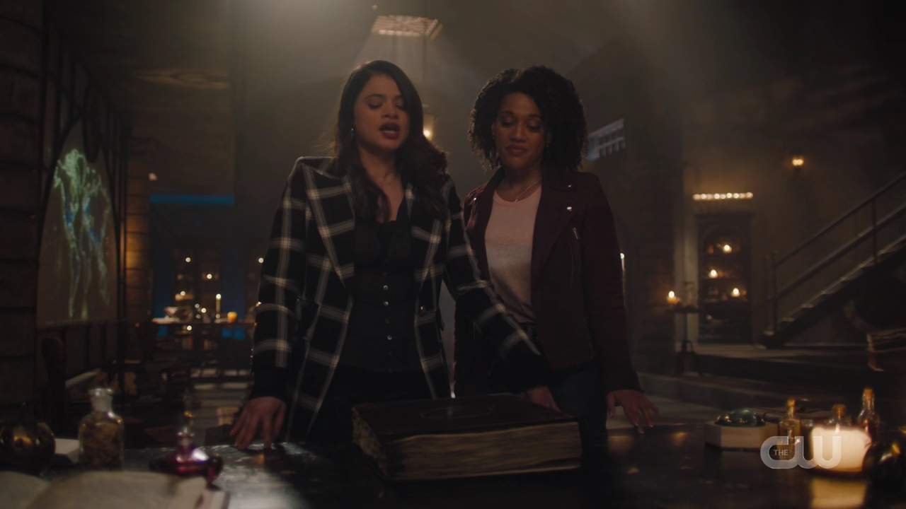 charmed-online-dot-nl_Charmed4x08Unveiled0904.jpg