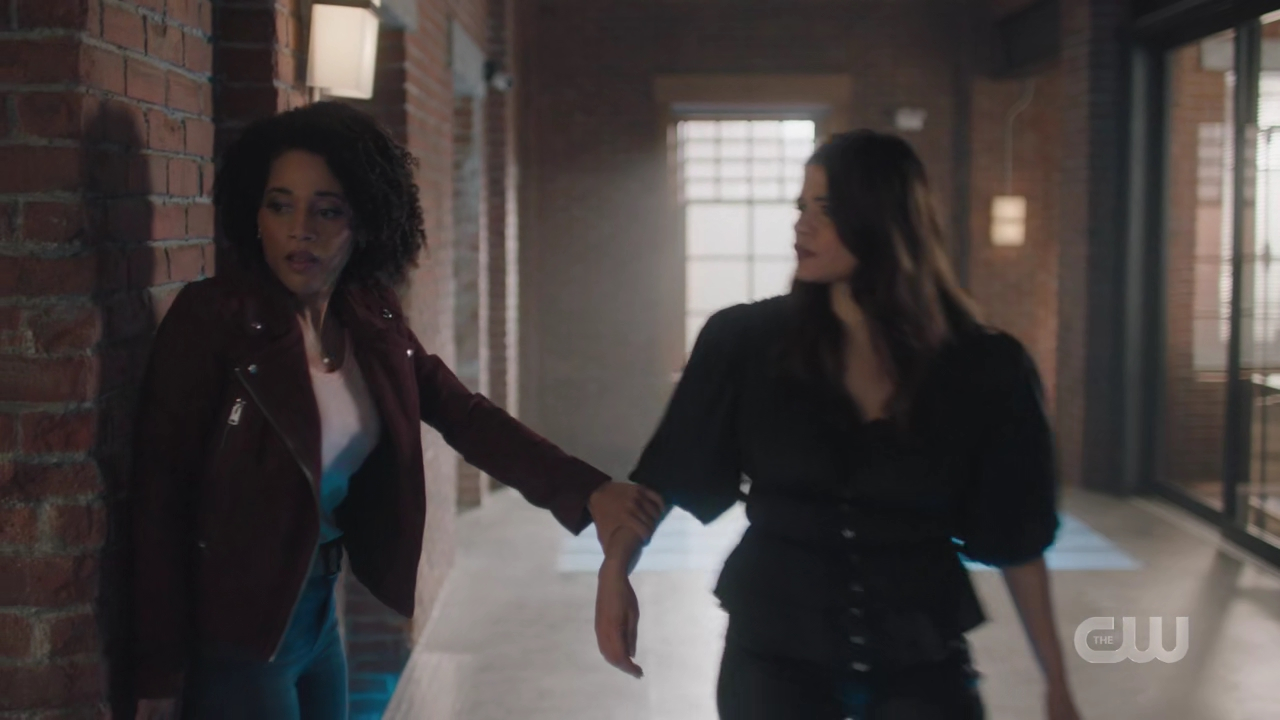 charmed-online-dot-nl_Charmed4x08Unveiled1247.jpg