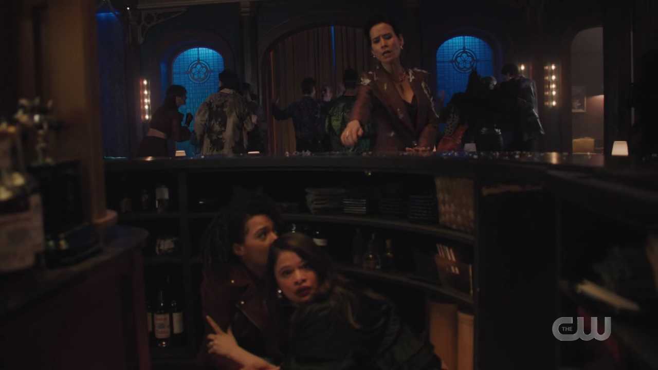 charmed-online-dot-nl_Charmed4x08Unveiled1398.jpg