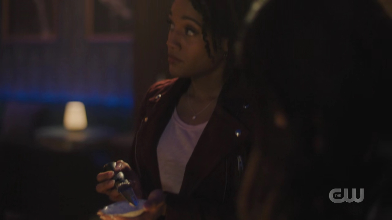 charmed-online-dot-nl_Charmed4x08Unveiled1701.jpg