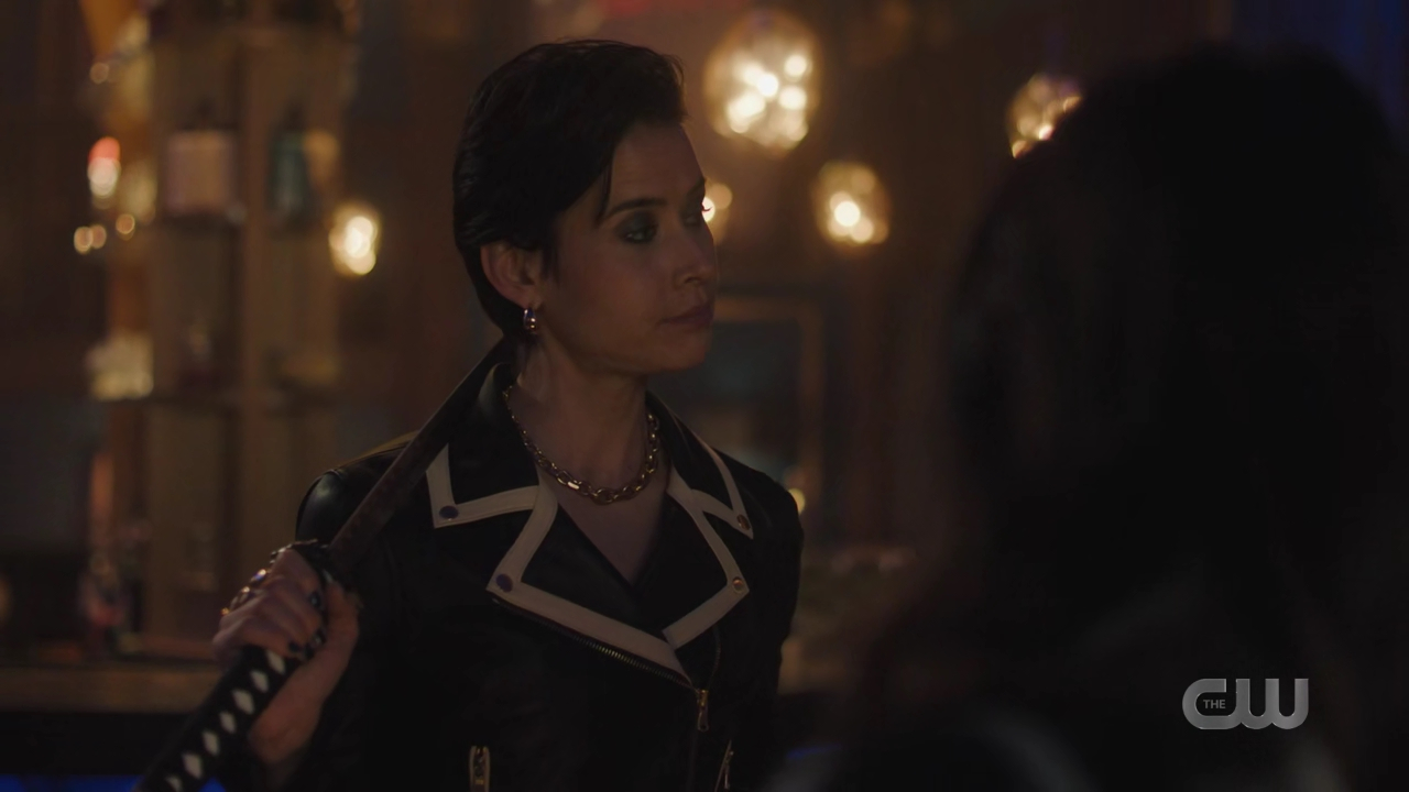 charmed-online-dot-nl_Charmed4x08Unveiled1702.jpg
