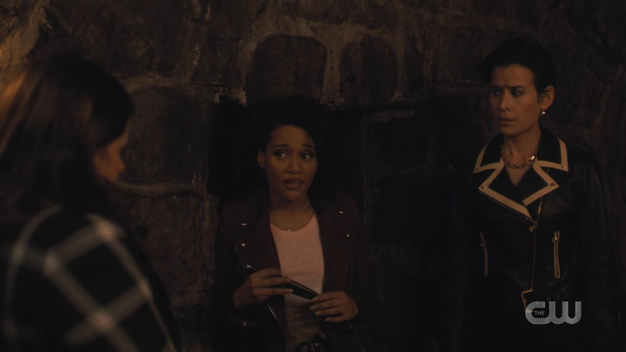 charmed-online-dot-nl_Charmed4x08Unveiled1838.jpg