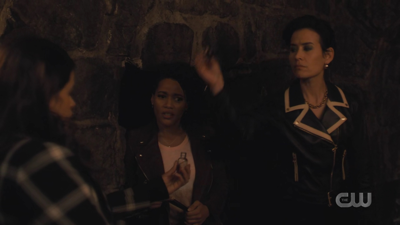 charmed-online-dot-nl_Charmed4x08Unveiled1879.jpg