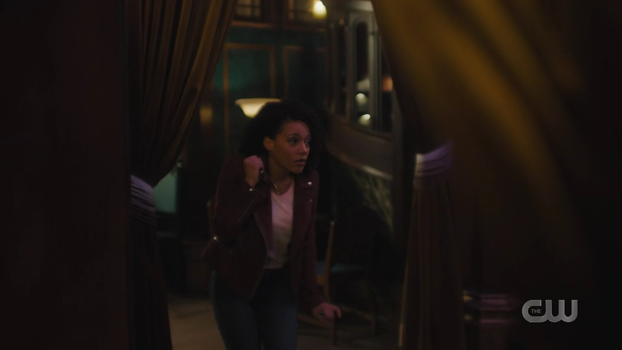 charmed-online-dot-nl_Charmed4x08Unveiled1964.jpg