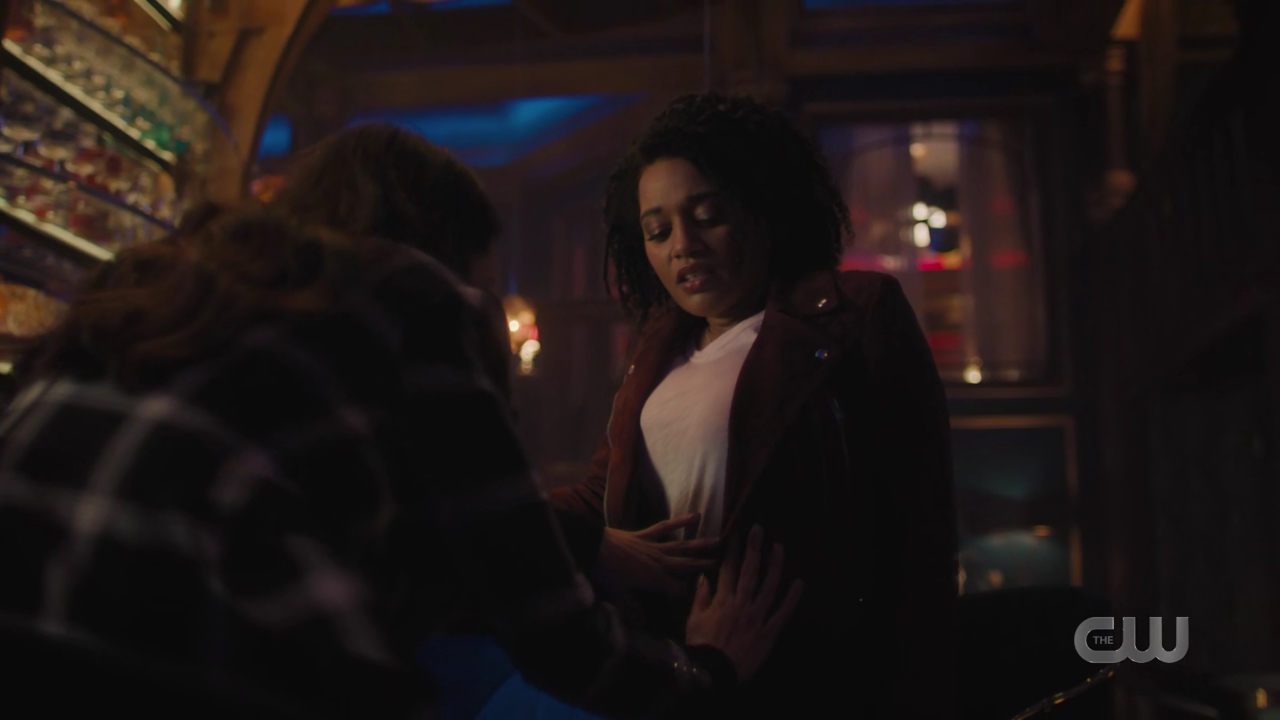 charmed-online-dot-nl_Charmed4x08Unveiled2141.jpg