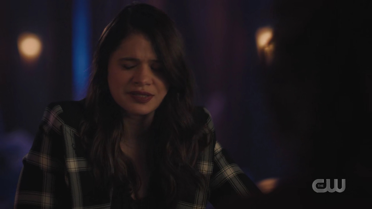 charmed-online-dot-nl_Charmed4x08Unveiled2205.jpg