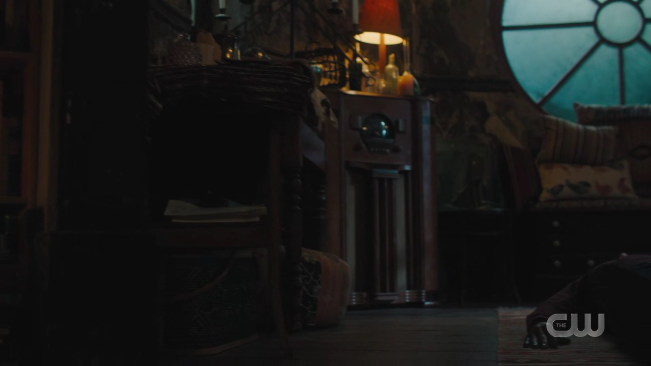 charmed-online-dot-nl_Charmed4x08Unveiled2325.jpg