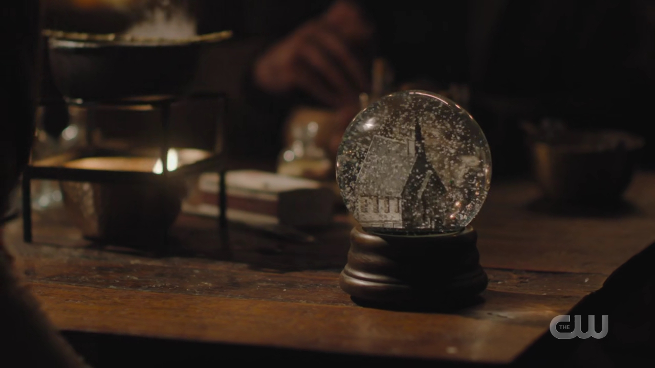 charmed-online-dot-nl_Charmed4x09TruthorCares0630.jpg