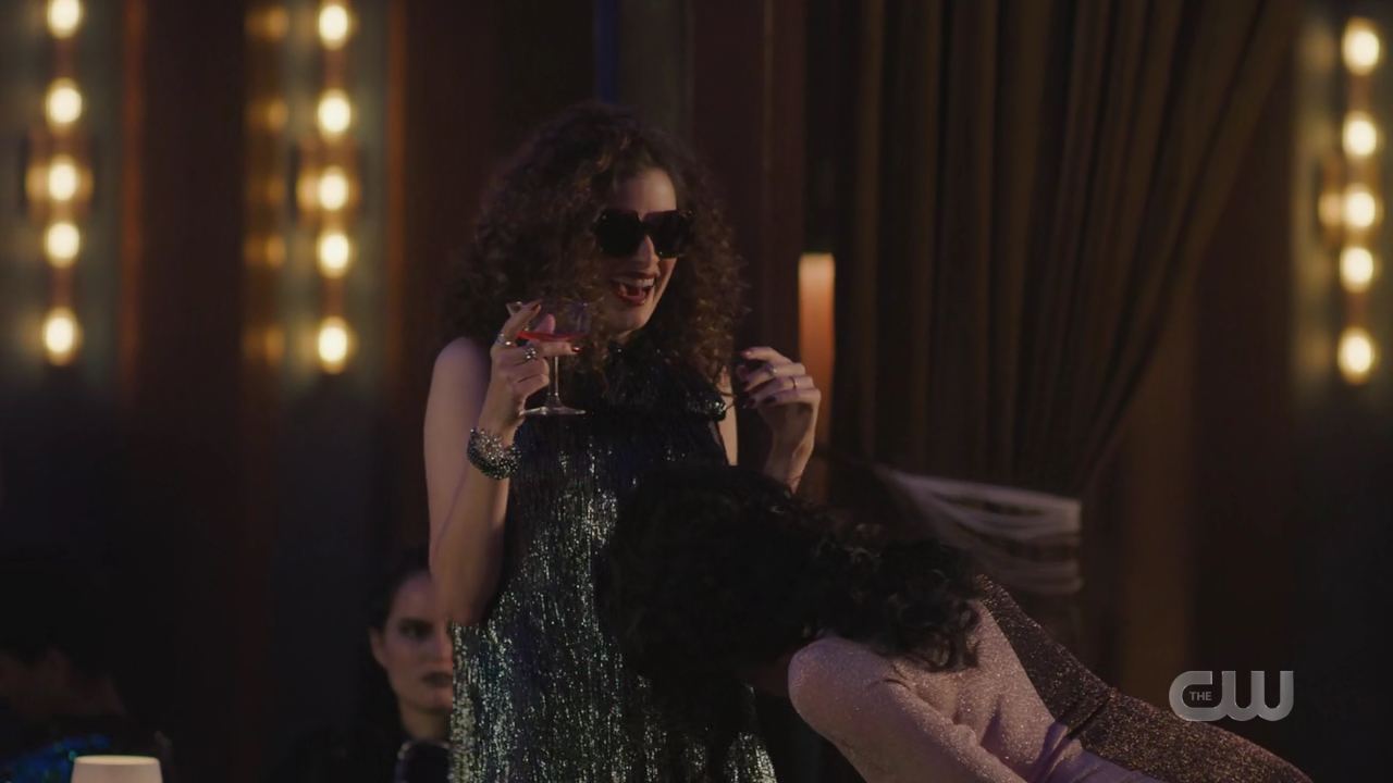 charmed-online-dot-nl_Charmed4x09TruthorCares0730.jpg