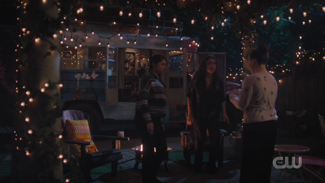 charmed-online-dot-nl_Charmed4x09TruthorCares2301.jpg charmed-online-dot-nl_Charmed4x09TruthorCares2301.jpg