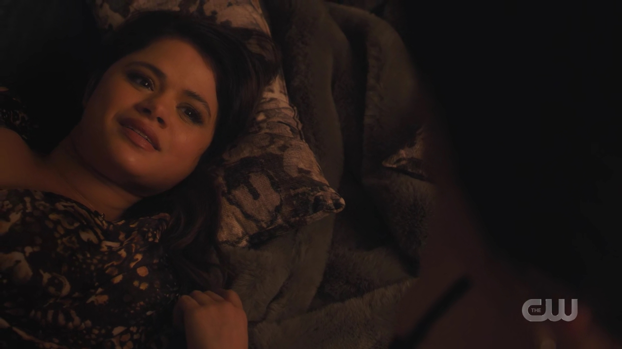 charmed-online-dot-nl_Charmed4x10HashingItOut0129.jpg