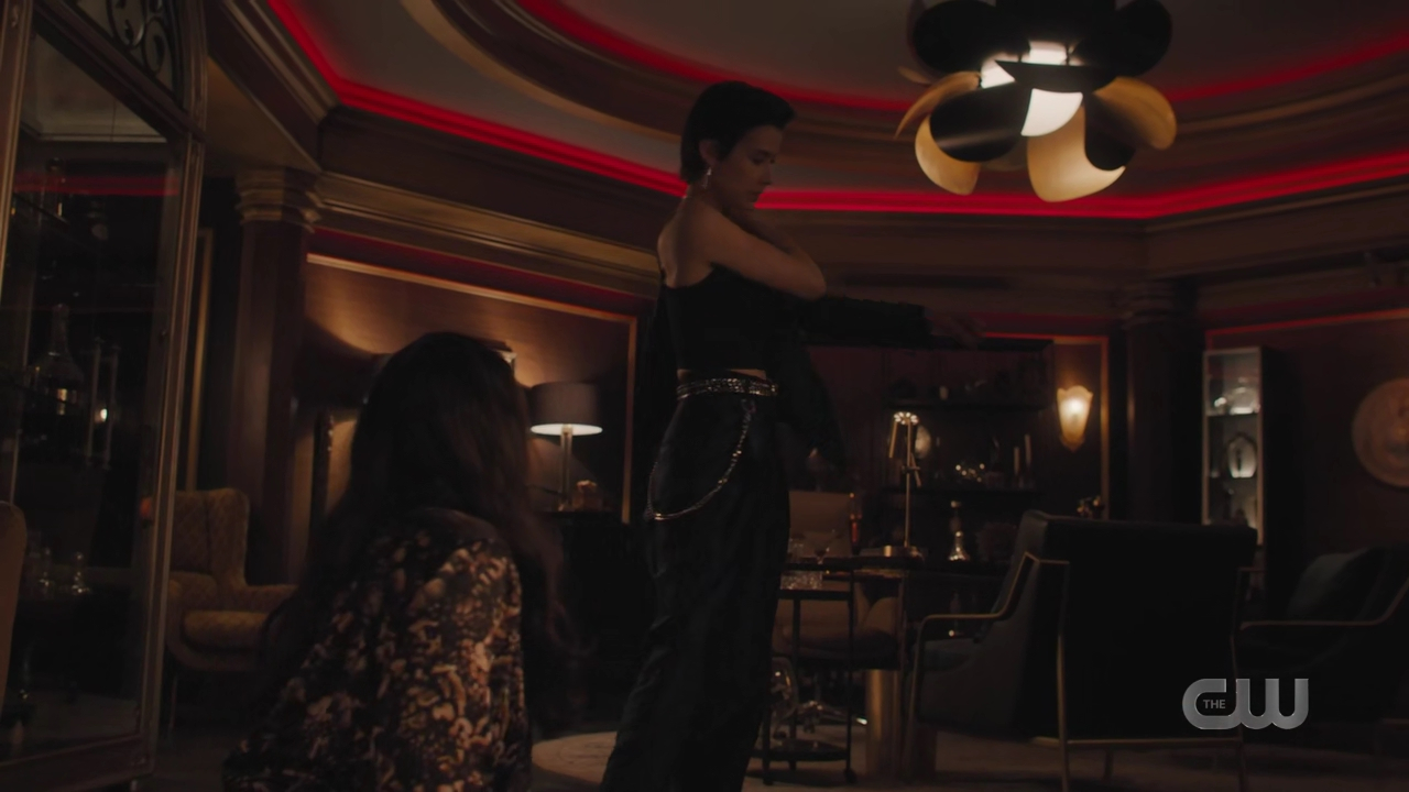 charmed-online-dot-nl_Charmed4x10HashingItOut0295.jpg