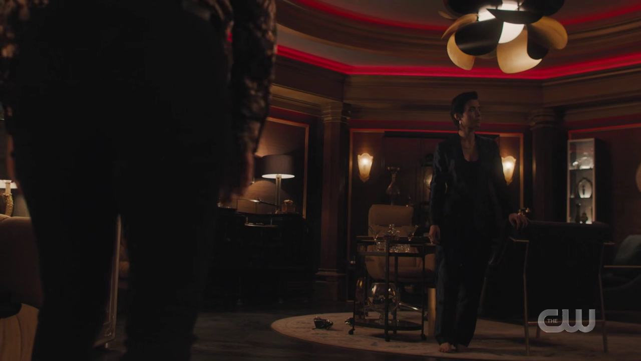 charmed-online-dot-nl_Charmed4x10HashingItOut0310.jpg