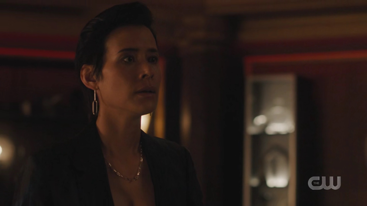 charmed-online-dot-nl_Charmed4x10HashingItOut0321.jpg