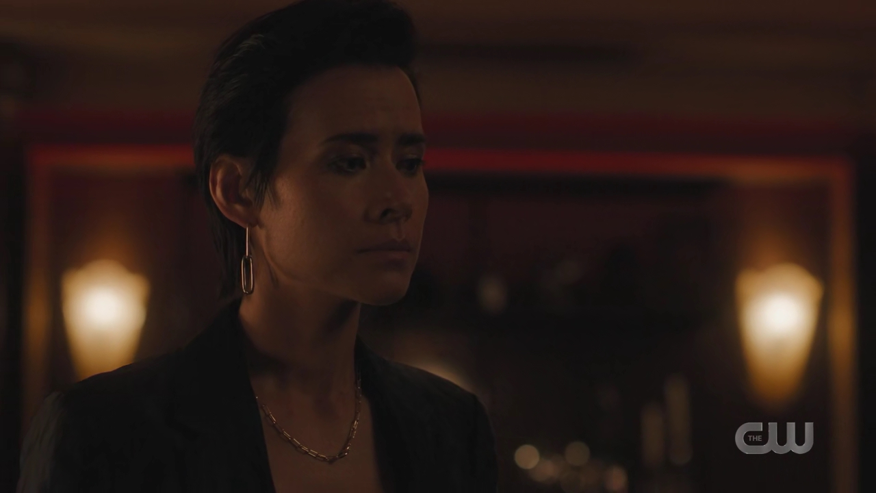 charmed-online-dot-nl_Charmed4x10HashingItOut0324.jpg