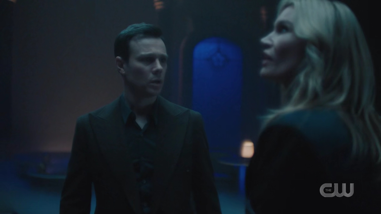 charmed-online-dot-nl_Charmed4x10HashingItOut0725.jpg