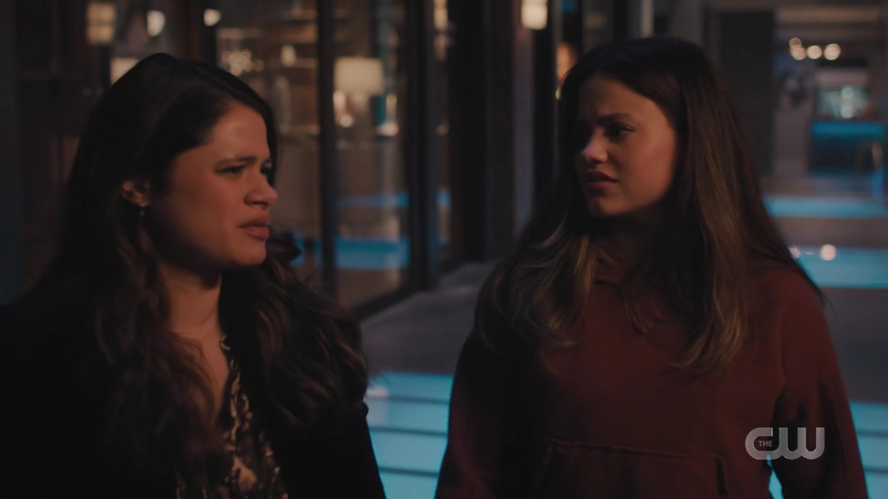 charmed-online-dot-nl_Charmed4x10HashingItOut0824.jpg