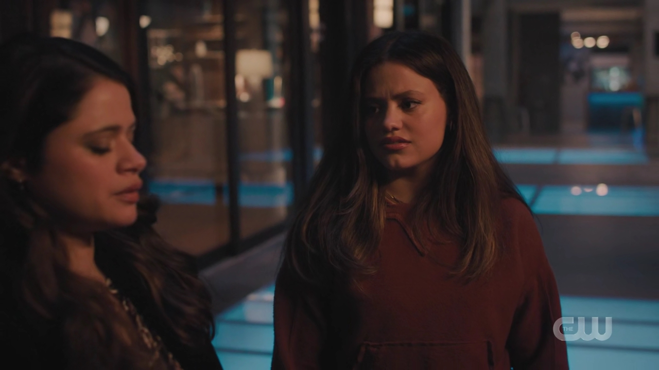 charmed-online-dot-nl_Charmed4x10HashingItOut0826.jpg