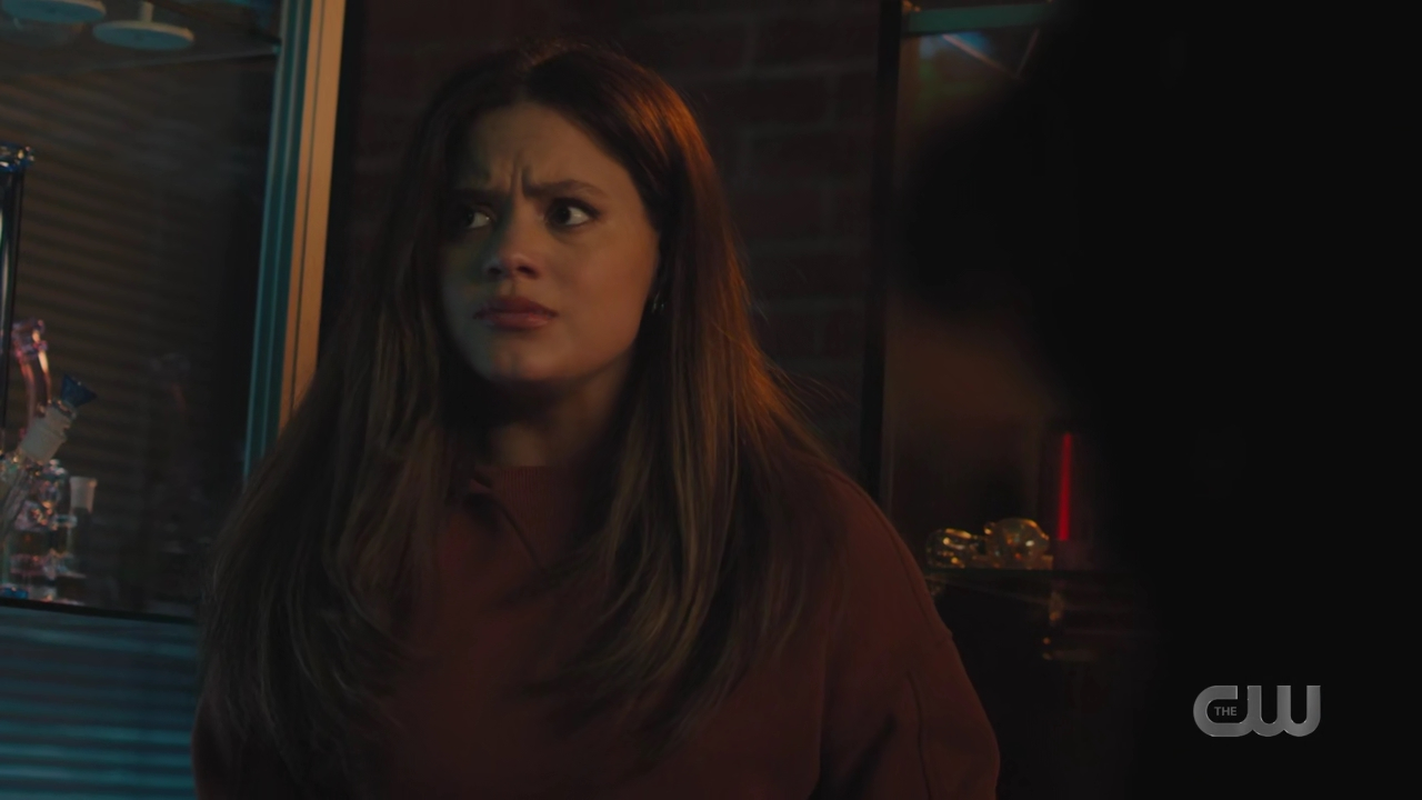charmed-online-dot-nl_Charmed4x10HashingItOut0920.jpg