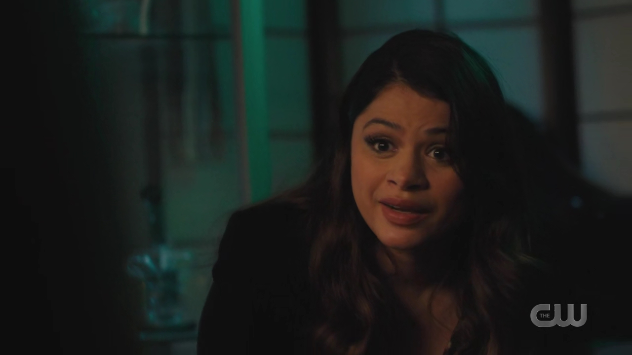 charmed-online-dot-nl_Charmed4x10HashingItOut0924.jpg