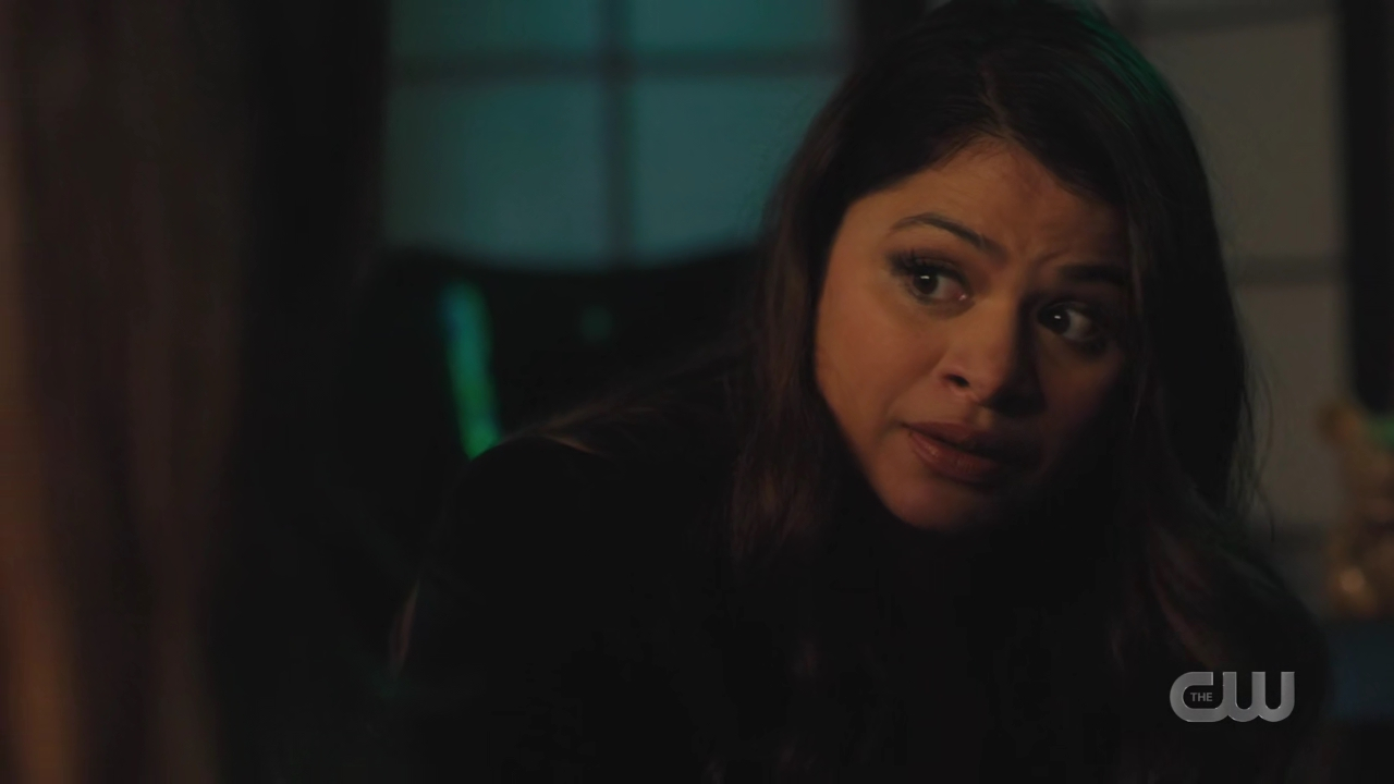 charmed-online-dot-nl_Charmed4x10HashingItOut0933.jpg
