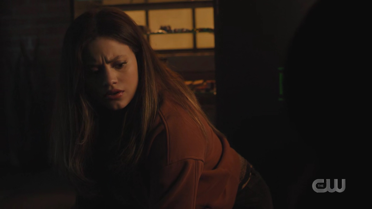 charmed-online-dot-nl_Charmed4x10HashingItOut0934.jpg