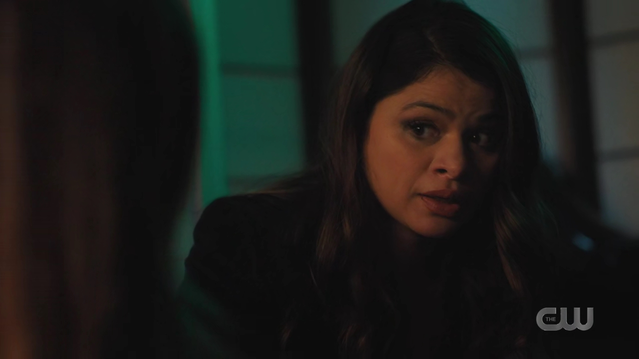 charmed-online-dot-nl_Charmed4x10HashingItOut0935.jpg