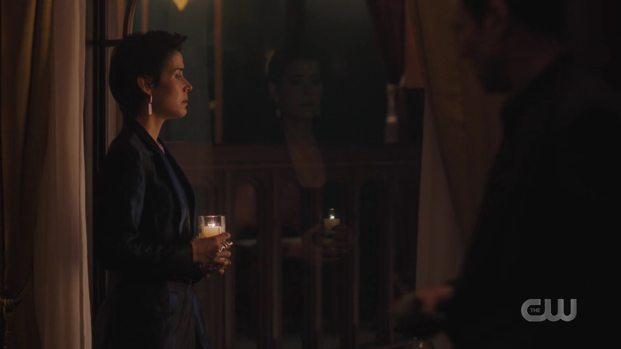 charmed-online-dot-nl_Charmed4x10HashingItOut1763.jpg