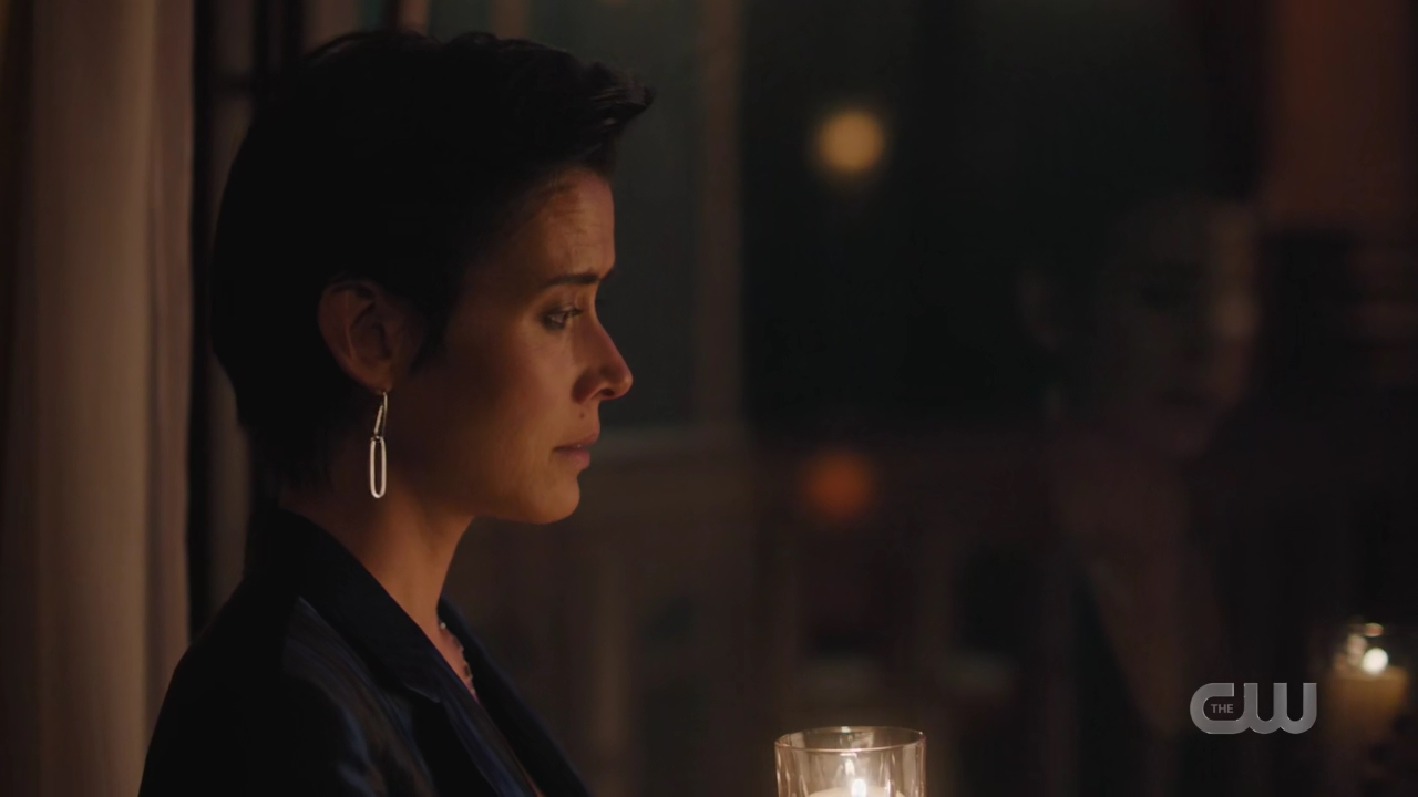 charmed-online-dot-nl_Charmed4x10HashingItOut1799.jpg charmed-online-dot-nl_Charmed4x10HashingItOut1799.jpg