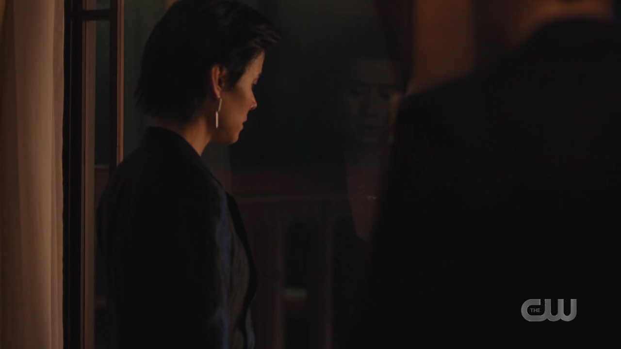 charmed-online-dot-nl_Charmed4x10HashingItOut1816.jpg