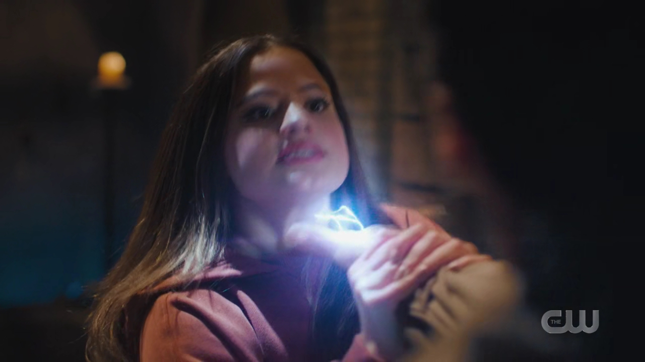 charmed-online-dot-nl_Charmed4x10HashingItOut1909.jpg