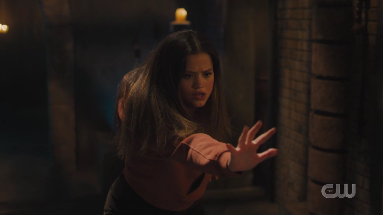 charmed-online-dot-nl_Charmed4x10HashingItOut1918.jpg