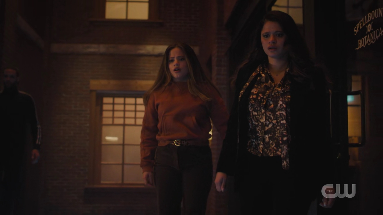 charmed-online-dot-nl_Charmed4x10HashingItOut2012.jpg