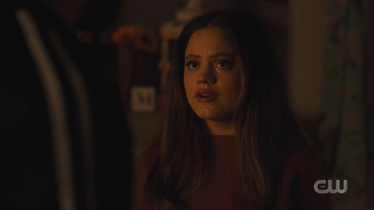 charmed-online-dot-nl_Charmed4x10HashingItOut2148.jpg