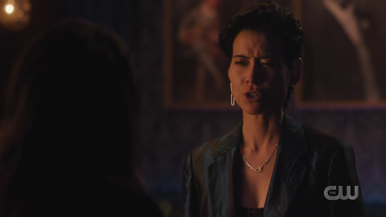charmed-online-dot-nl_Charmed4x10HashingItOut2197.jpg