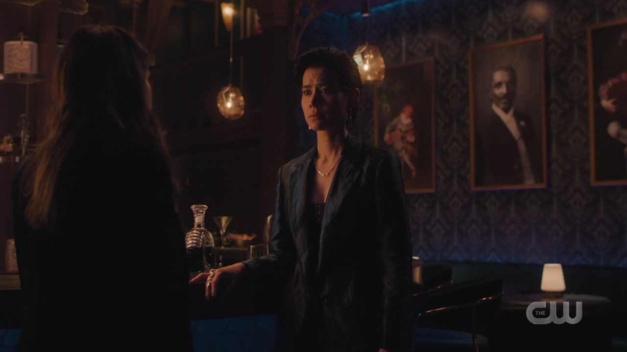 charmed-online-dot-nl_Charmed4x10HashingItOut2202.jpg