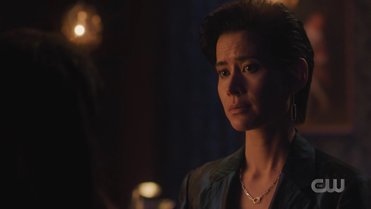 charmed-online-dot-nl_Charmed4x10HashingItOut2215.jpg