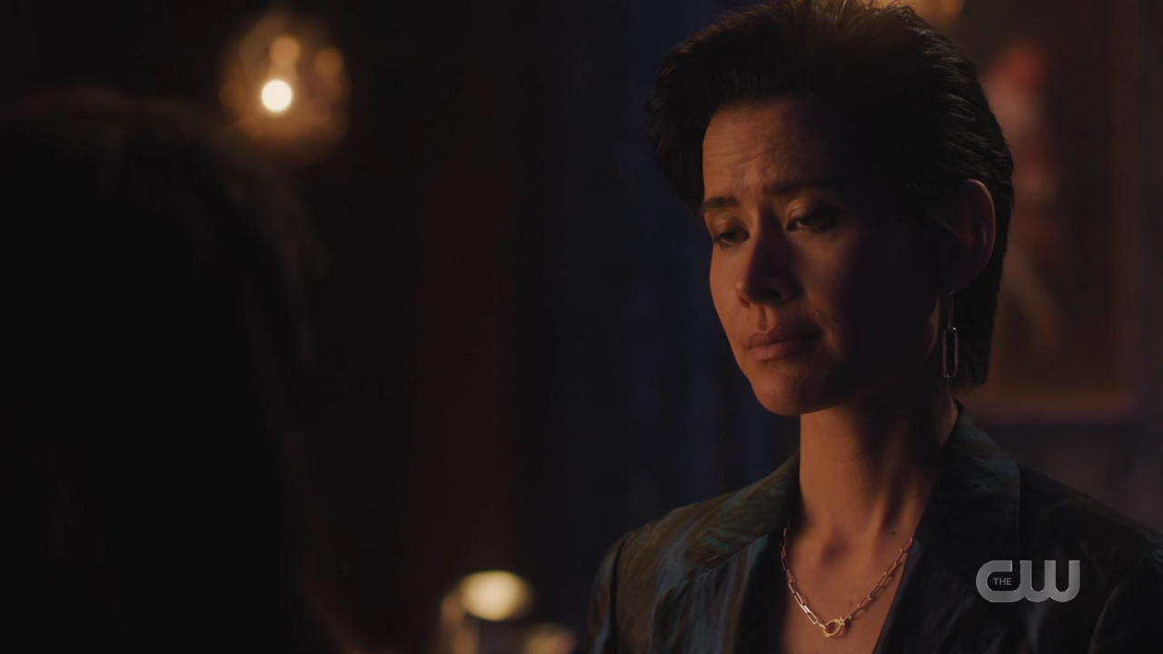charmed-online-dot-nl_Charmed4x10HashingItOut2216.jpg