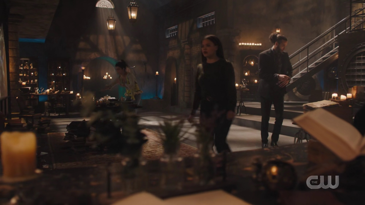 charmed-online-dot-nl_Charmed4x11DivineSecretsoftheOGSisterhood0679.jpg