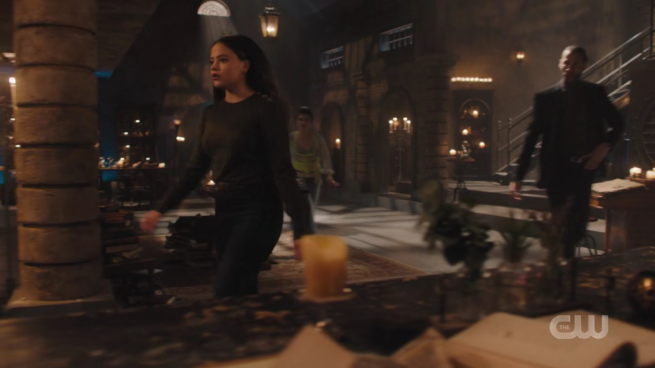 charmed-online-dot-nl_Charmed4x11DivineSecretsoftheOGSisterhood0680.jpg