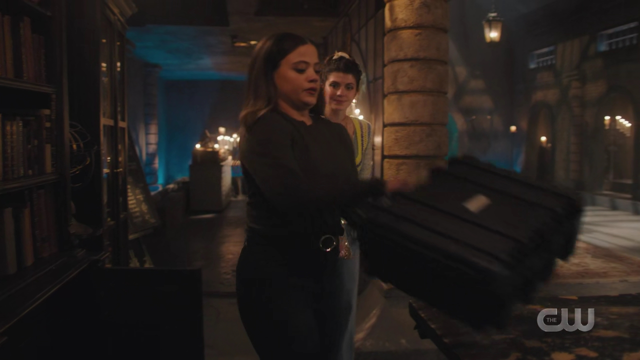 charmed-online-dot-nl_Charmed4x11DivineSecretsoftheOGSisterhood0685.jpg