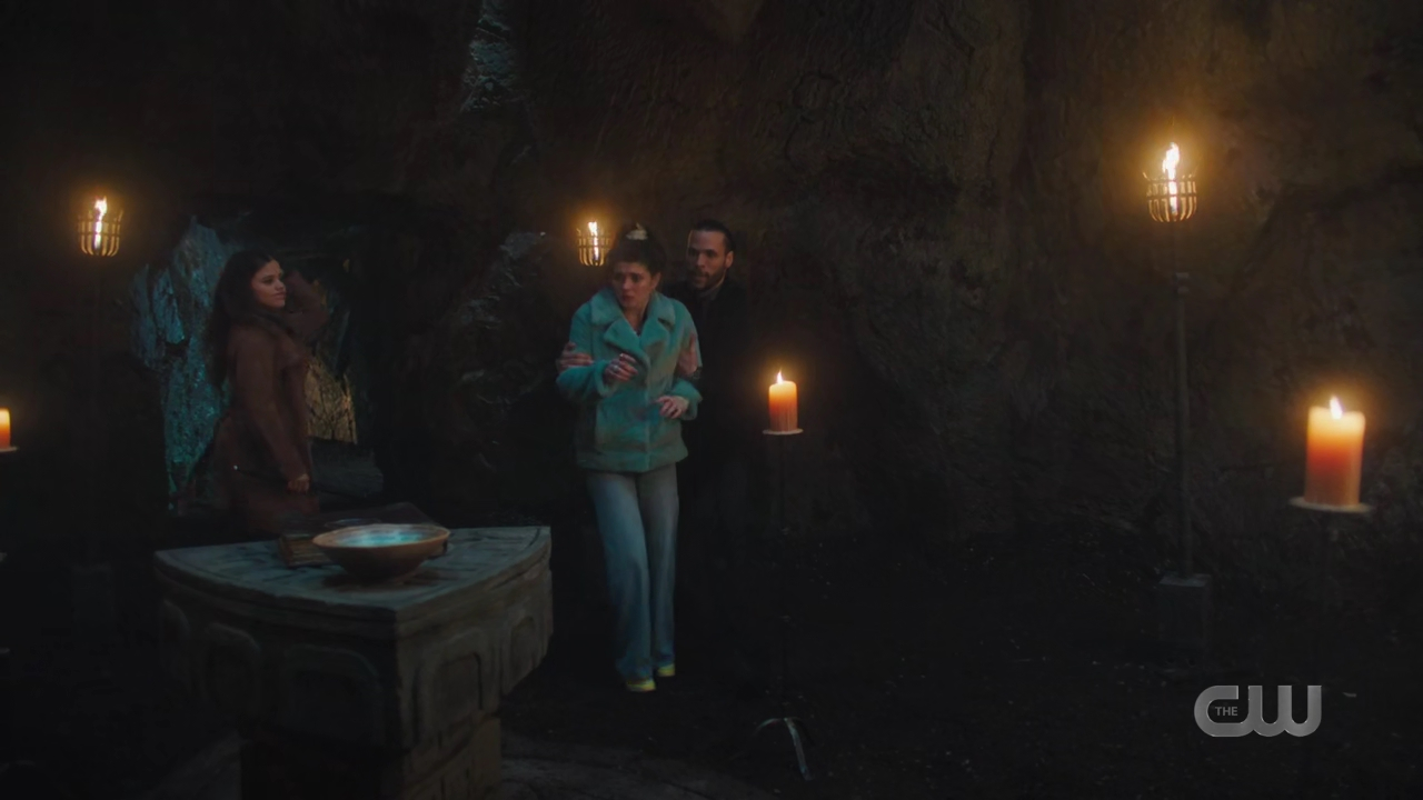 charmed-online-dot-nl_Charmed4x11DivineSecretsoftheOGSisterhood2115.jpg